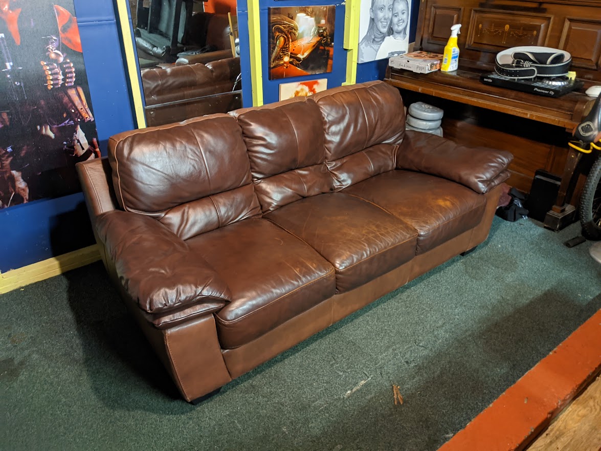 Protecting a sofa for transport 3 seater leather sofa